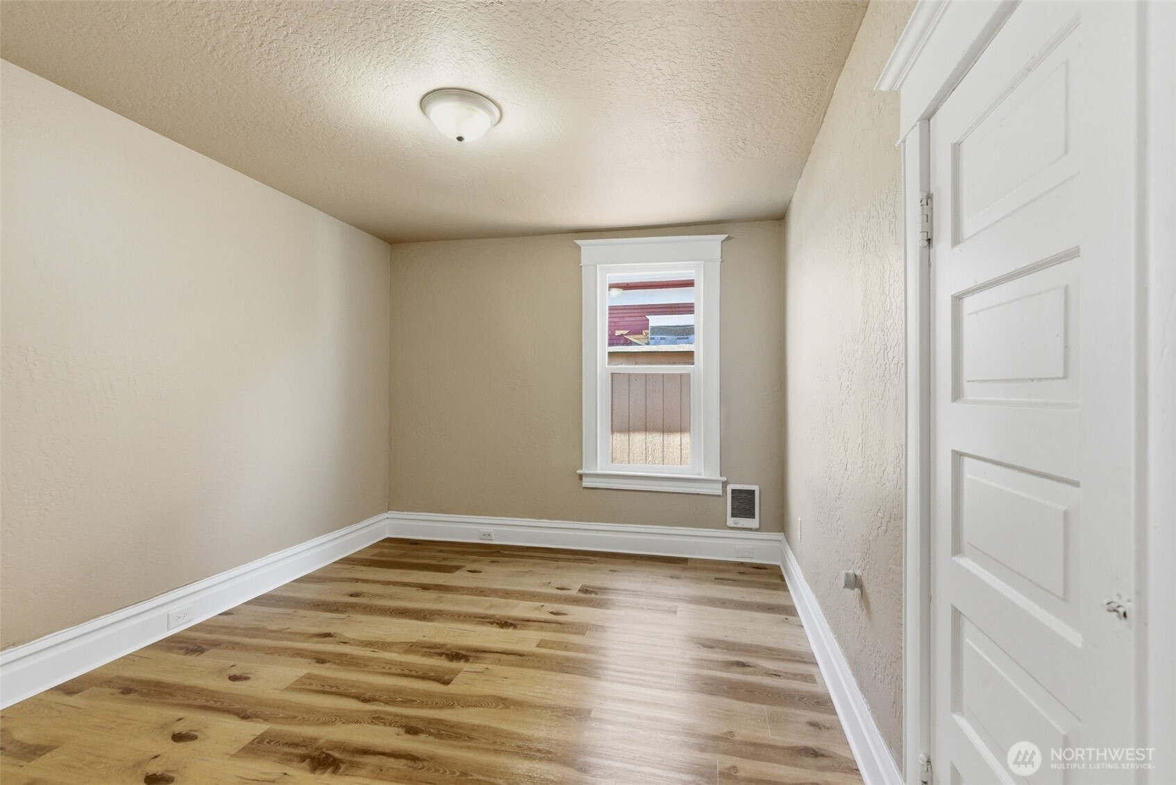 1621 W Knox Avenue , Spokane, WA 99205