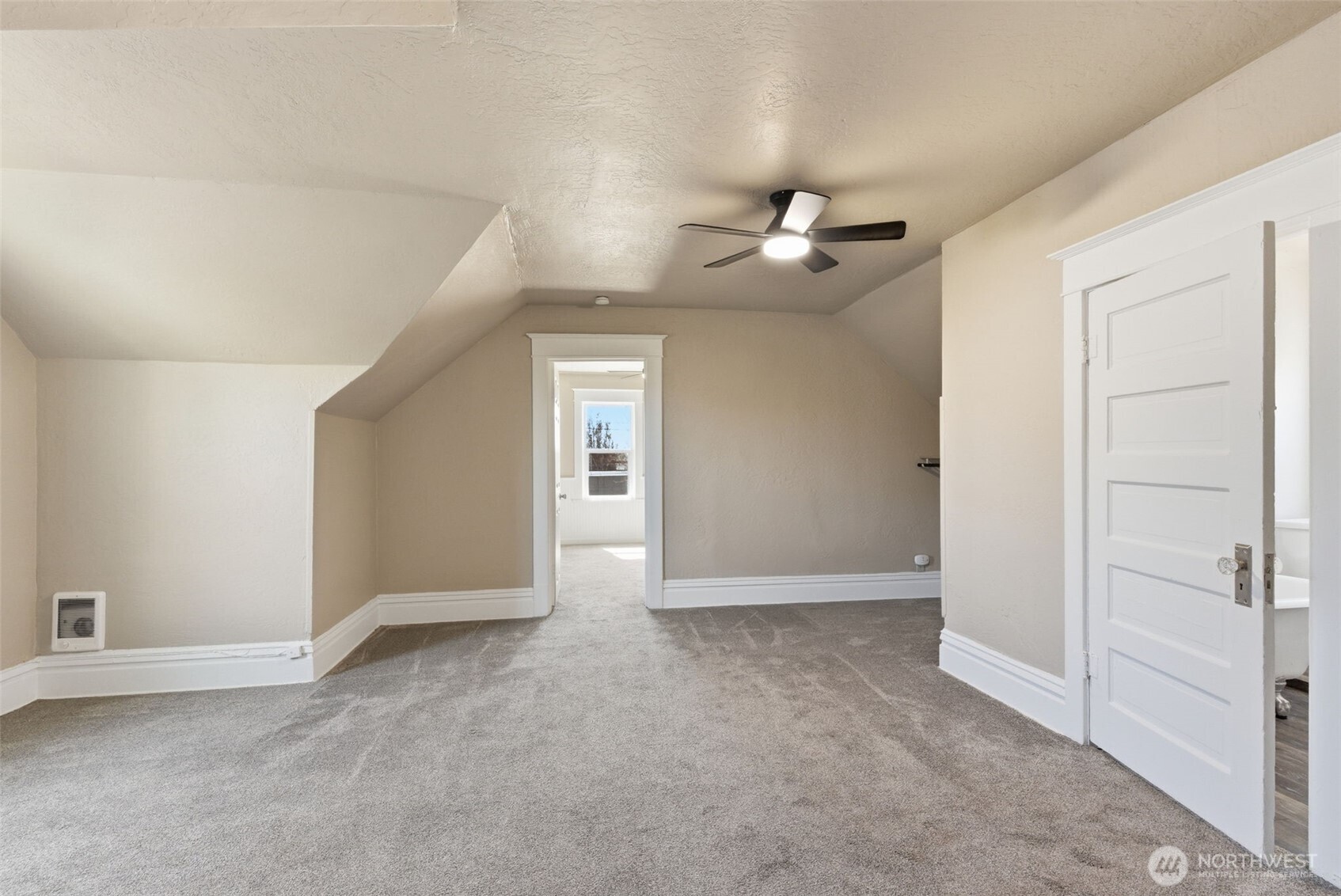 1621 W Knox Avenue , Spokane, WA 99205