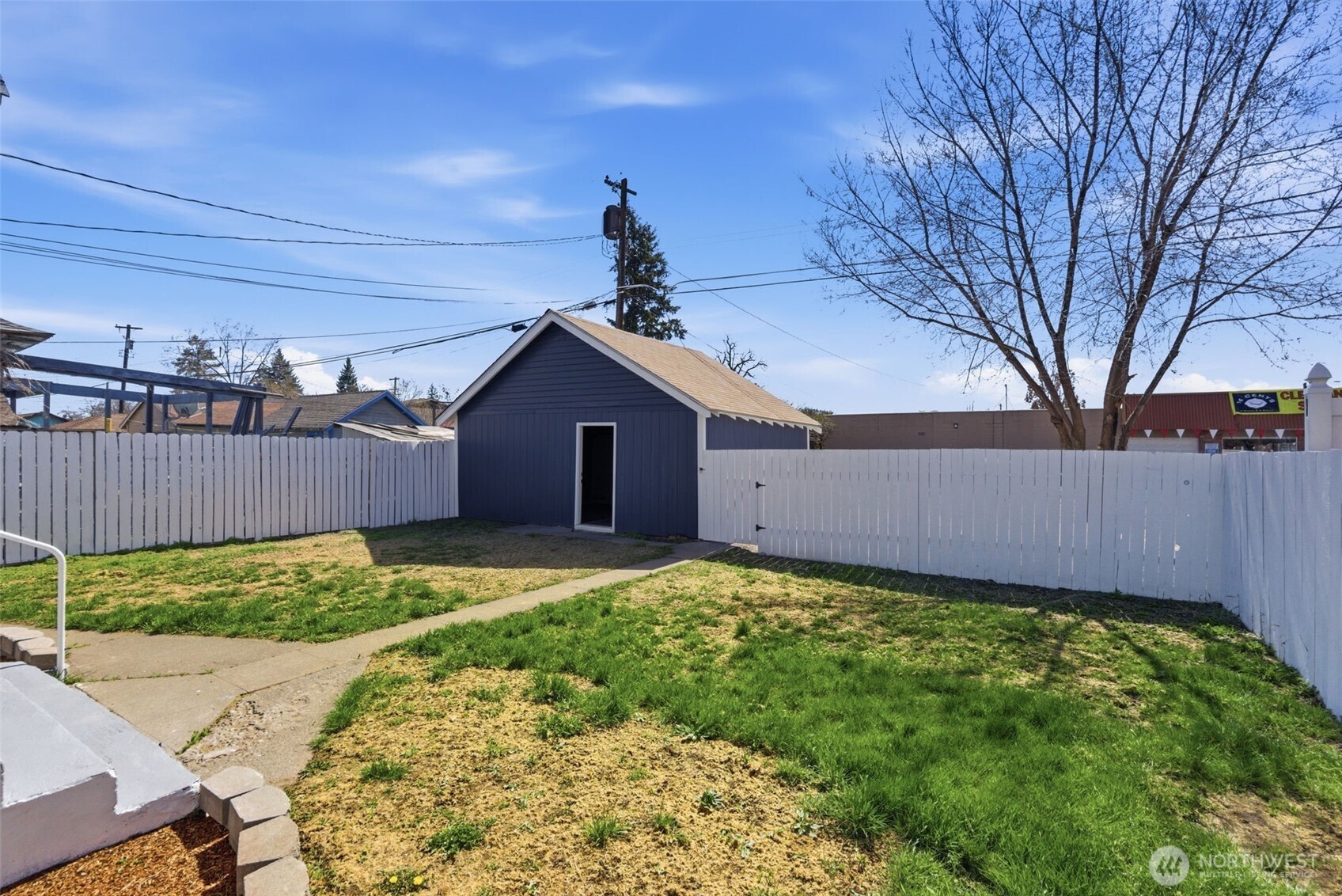 1621 W Knox Avenue , Spokane, WA 99205