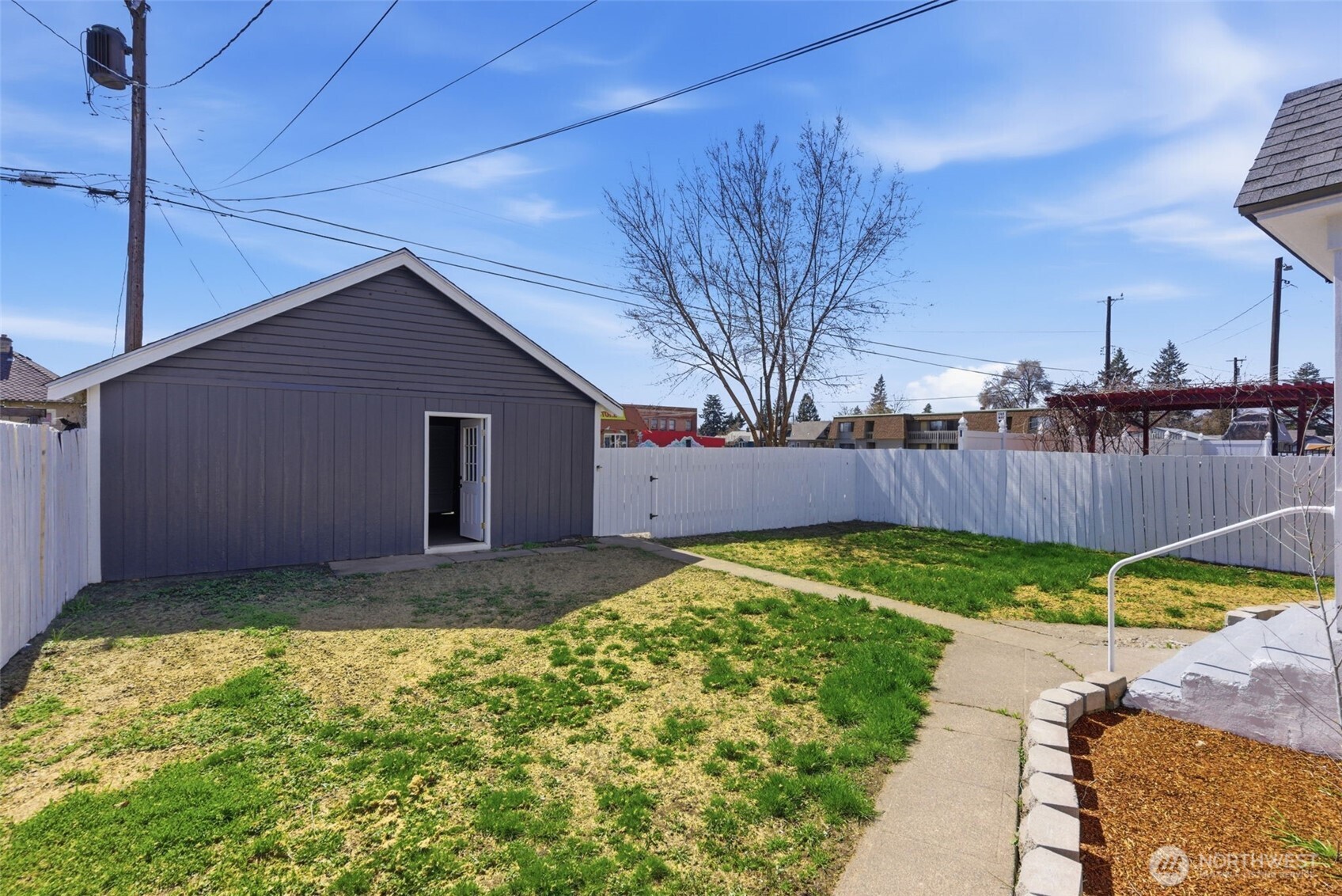 1621 W Knox Avenue , Spokane, WA 99205