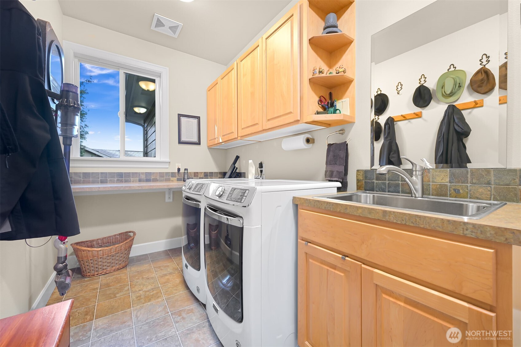 4200 Parkhurst Drive , Bellingham, WA 98229