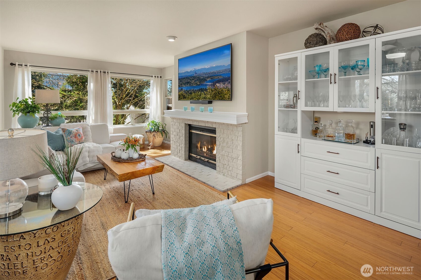 605 5th Street #B-201, Kirkland, WA 98033