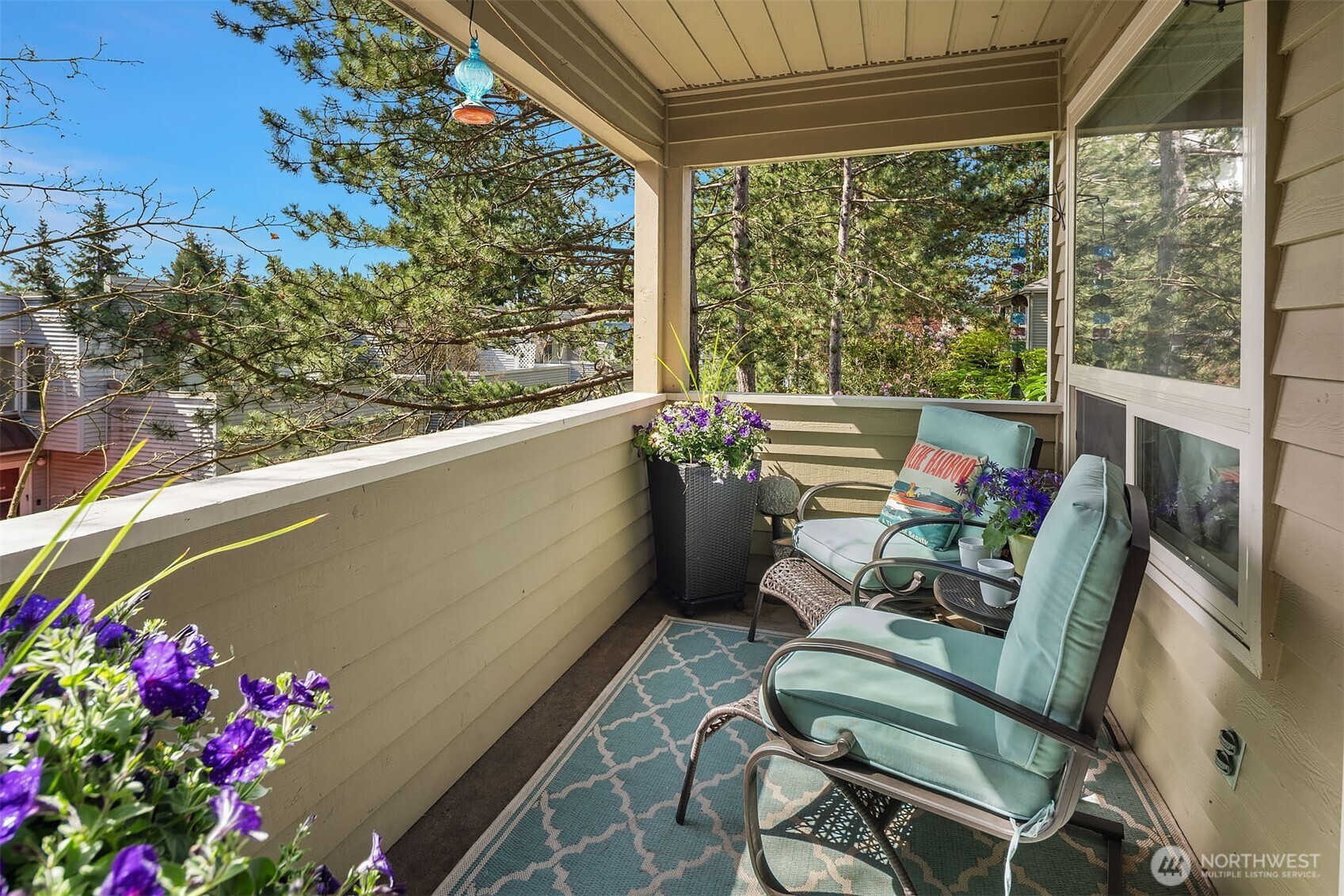 605 5th Street #B-201, Kirkland, WA 98033