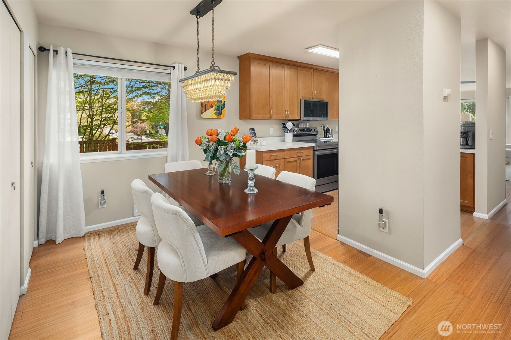 605 5th Street #B-201, Kirkland, WA 98033