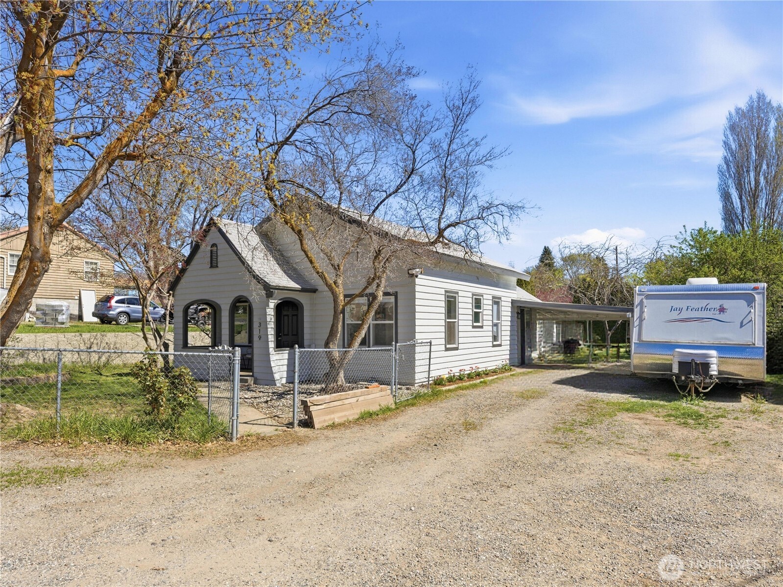 319 N Keller Avenue , East Wenatchee, WA 98802