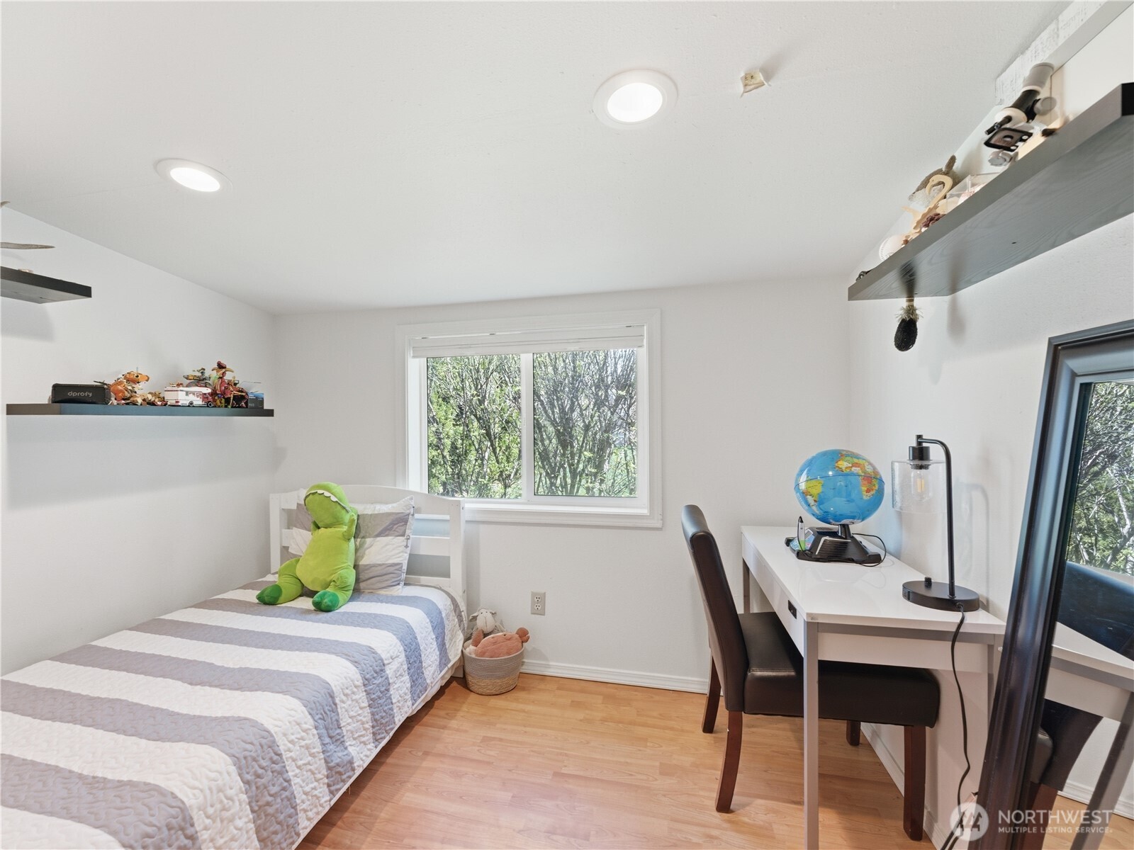 319 N Keller Avenue , East Wenatchee, WA 98802