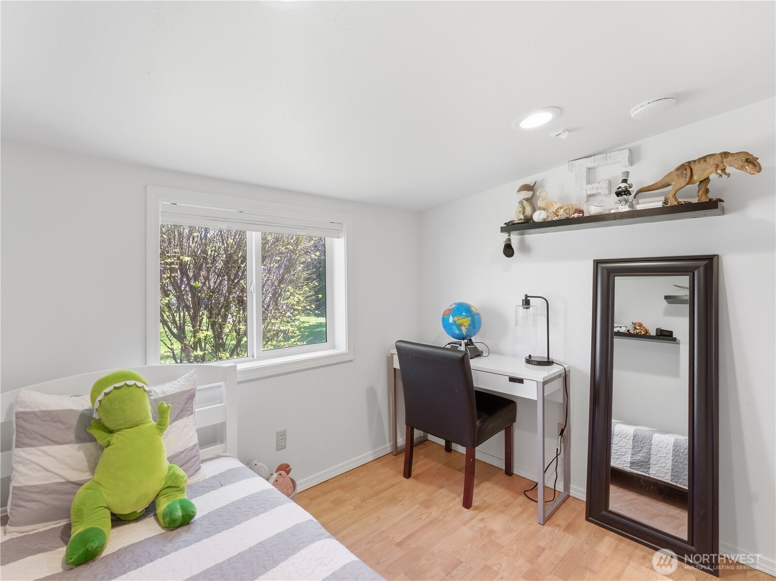 319 N Keller Avenue , East Wenatchee, WA 98802