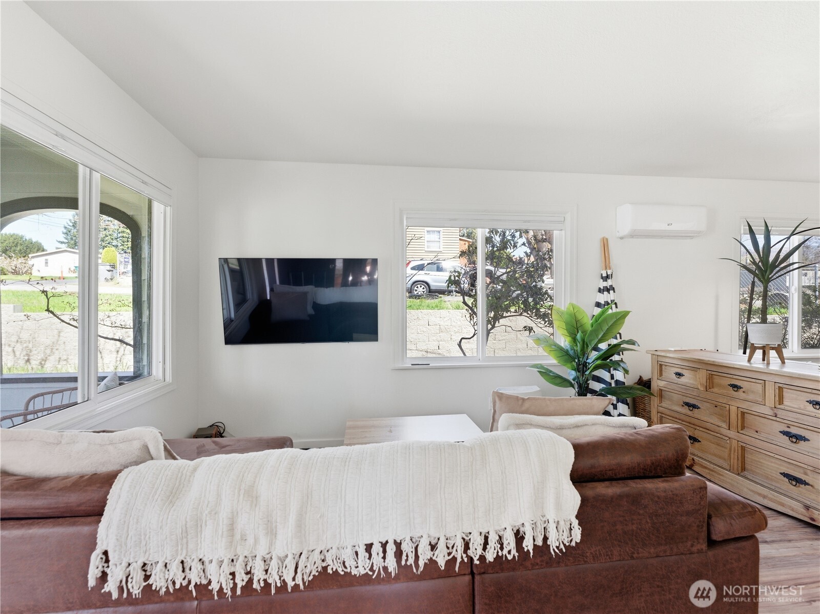 319 N Keller Avenue , East Wenatchee, WA 98802