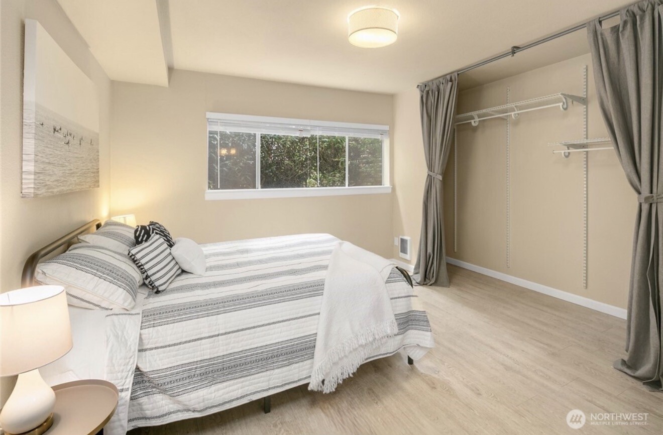 17431 Ambaum Boulevard S #B13, Seattle, WA 98148