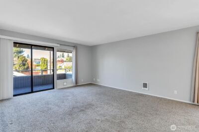 952 100th Avenue NE #236, Bellevue, WA 98004 - Photo 2