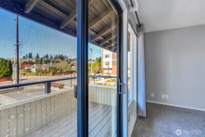 952 100th Avenue NE #236, Bellevue, WA 98004 - Photo 3