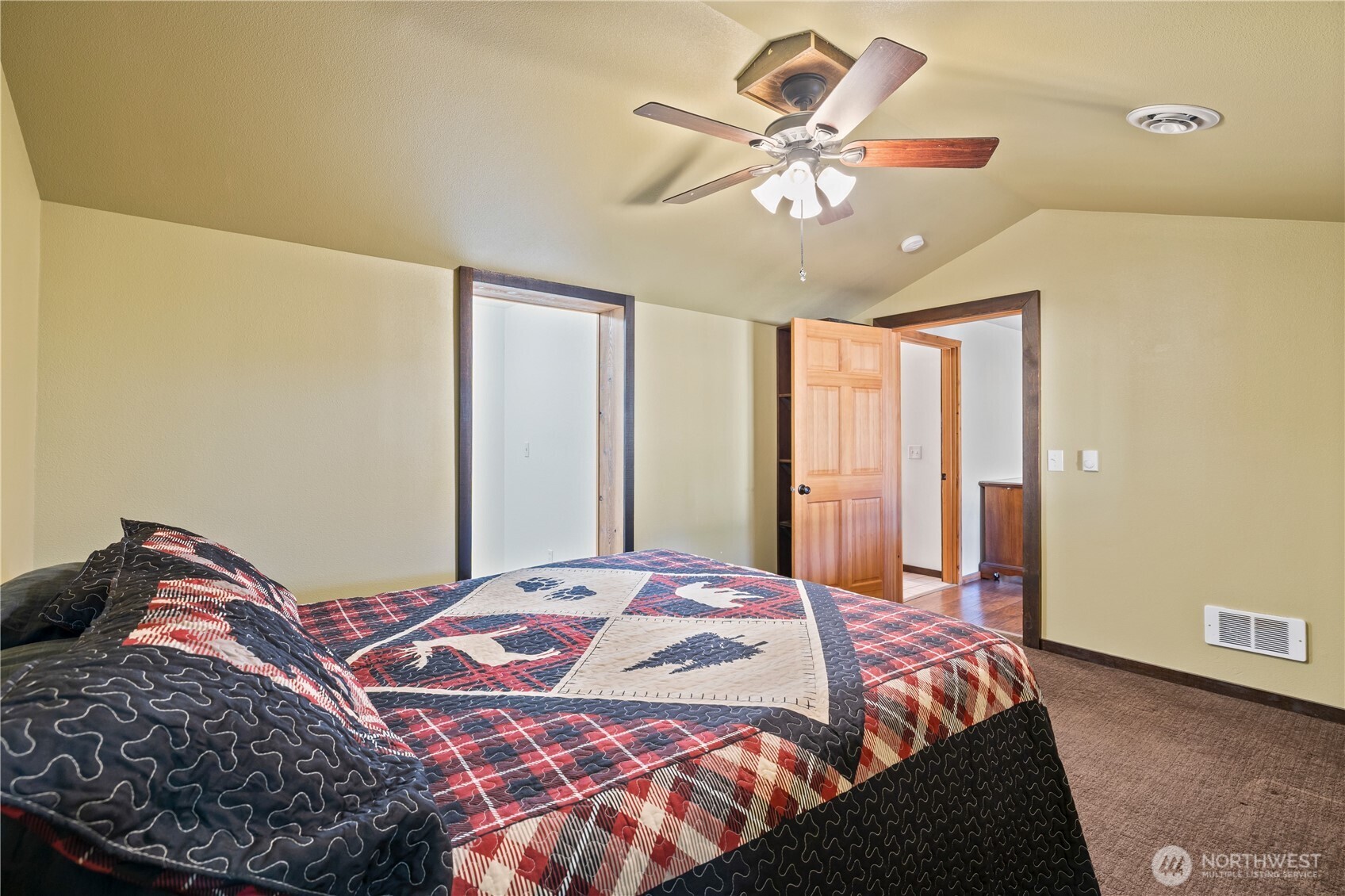 424 Cannon Road , Packwood, WA 98361