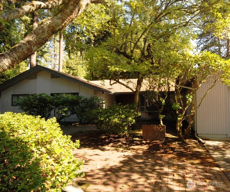 930 130th Avenue NE, Bellevue, WA 98005