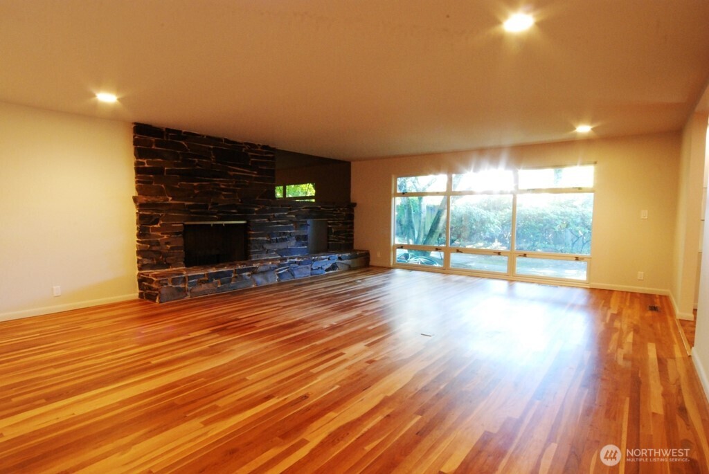 930 130th Avenue NE, Bellevue, WA 98005