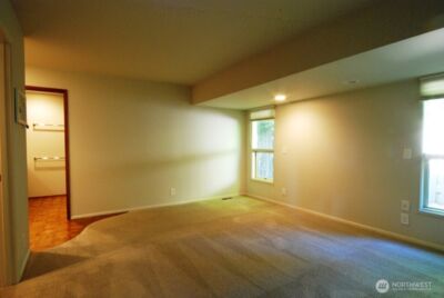 930 130th Avenue NE, Bellevue, WA 98005 - Photo 13