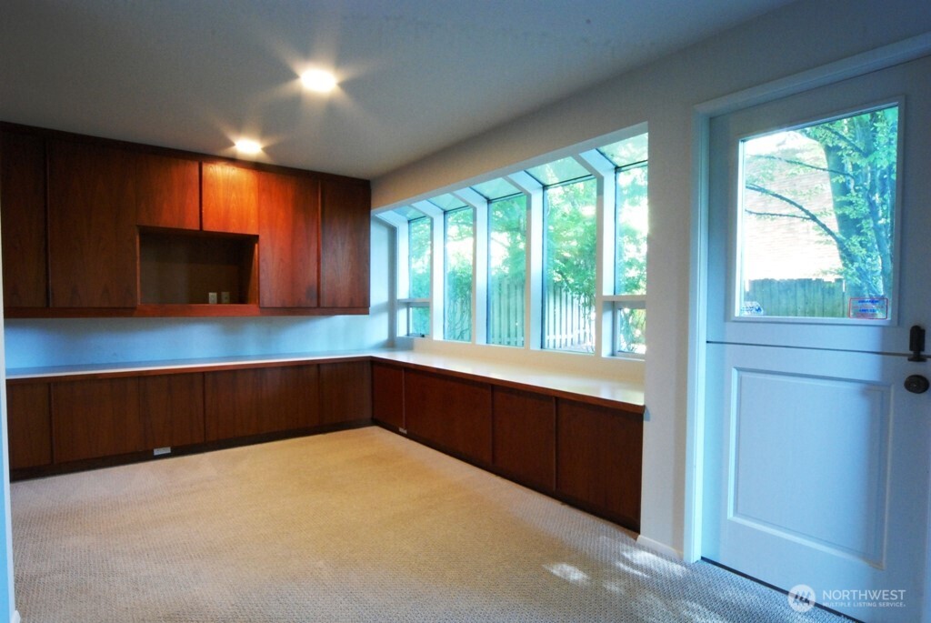 930 130th Avenue NE, Bellevue, WA 98005