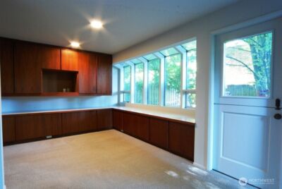 930 130th Avenue NE, Bellevue, WA 98005 - Photo 14