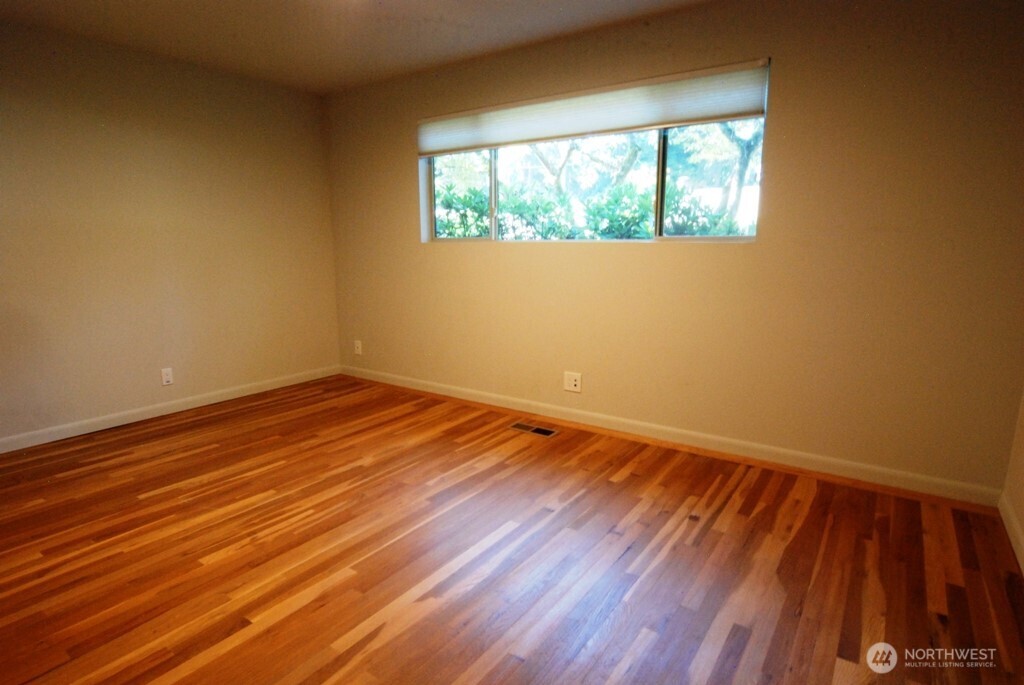 930 130th Avenue NE, Bellevue, WA 98005
