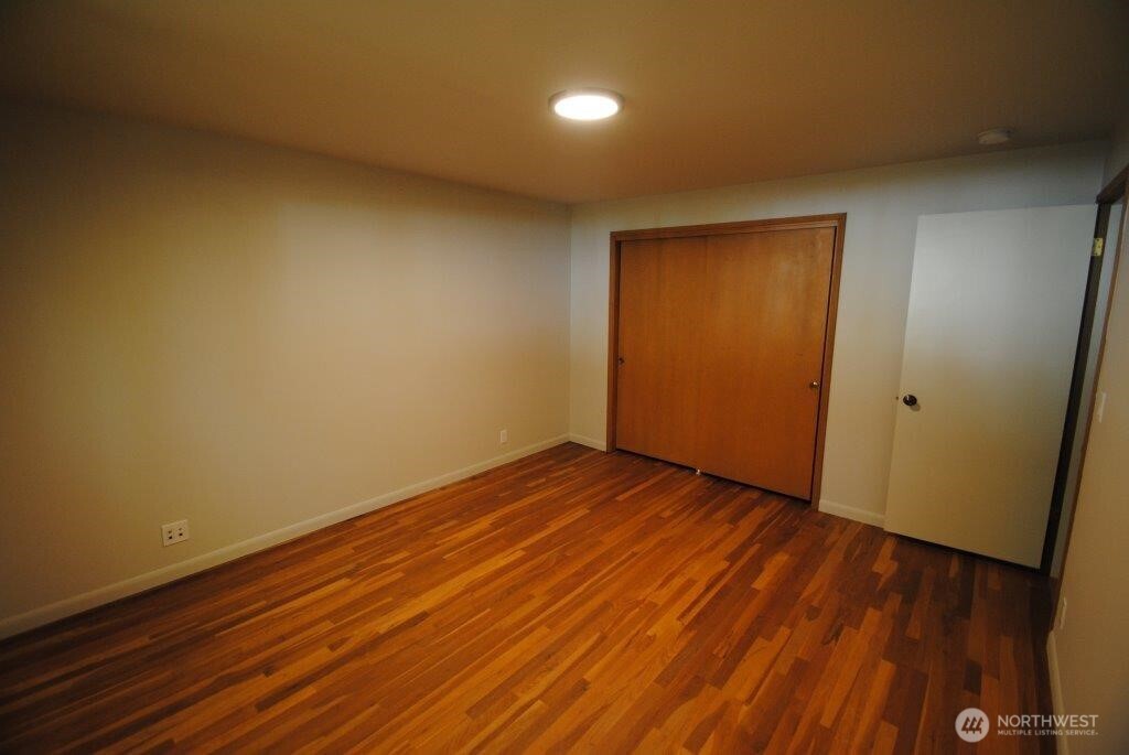 930 130th Avenue NE, Bellevue, WA 98005