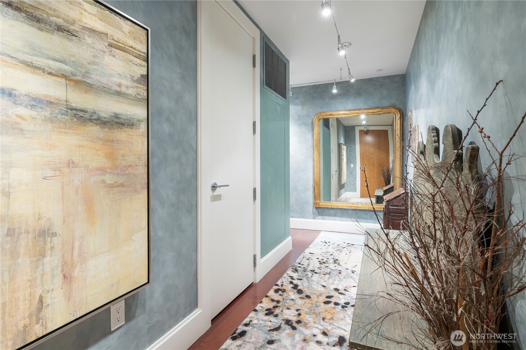 1521 2nd Avenue #1602, Seattle, WA 98101