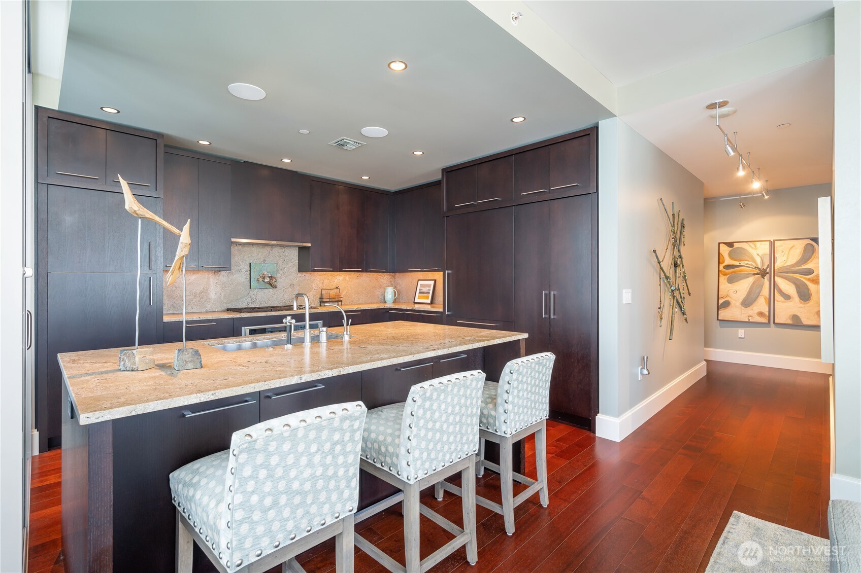 1521 2nd Avenue #1602, Seattle, WA 98101