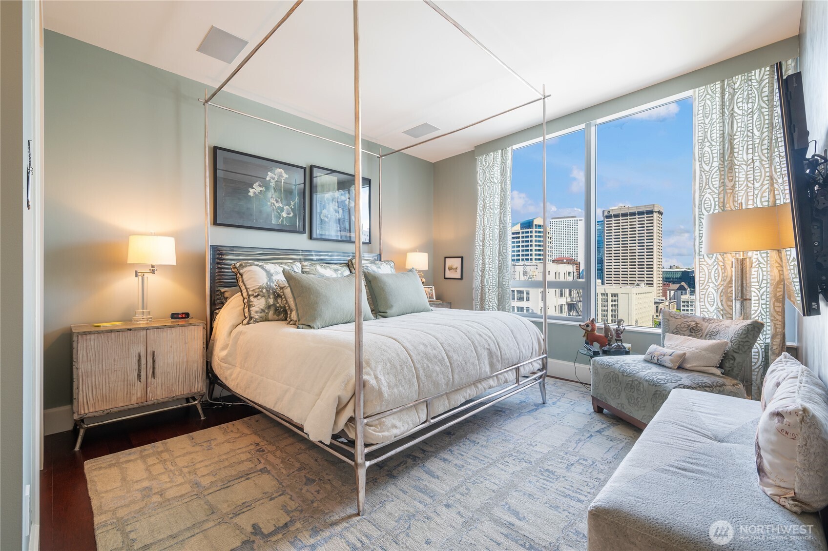 1521 2nd Avenue #1602, Seattle, WA 98101