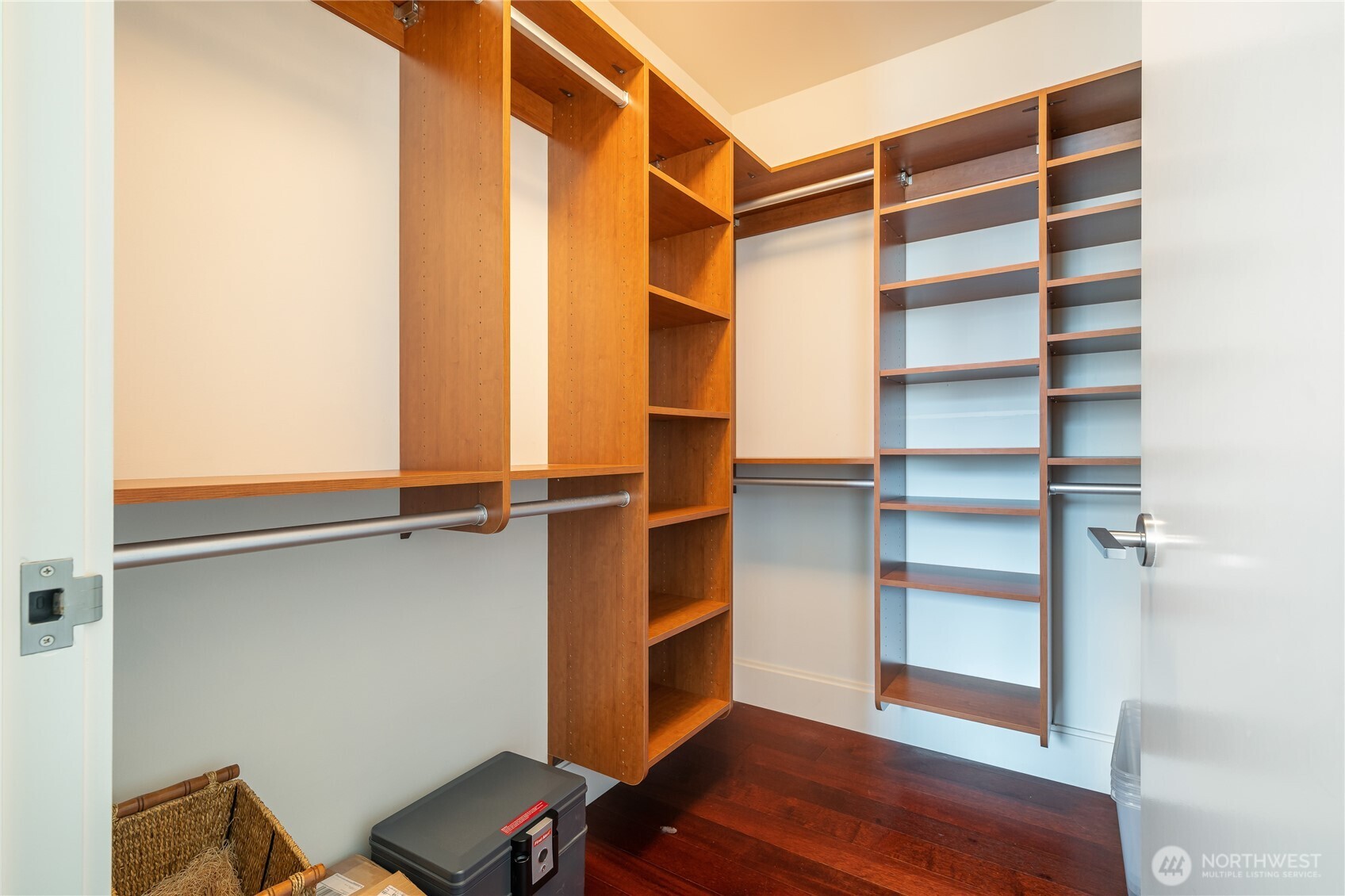 1521 2nd Avenue #1602, Seattle, WA 98101