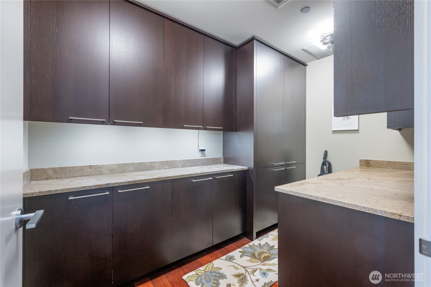 1521 2nd Avenue #1602, Seattle, WA 98101