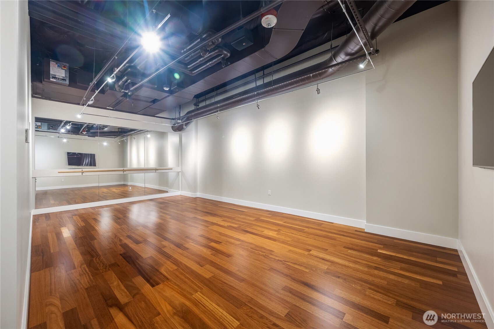 1521 2nd Avenue #1602, Seattle, WA 98101