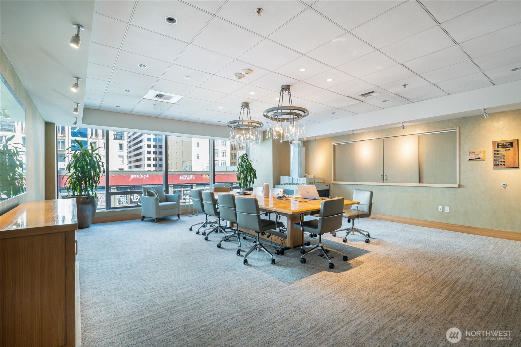 1521 2nd Avenue #1602, Seattle, WA 98101