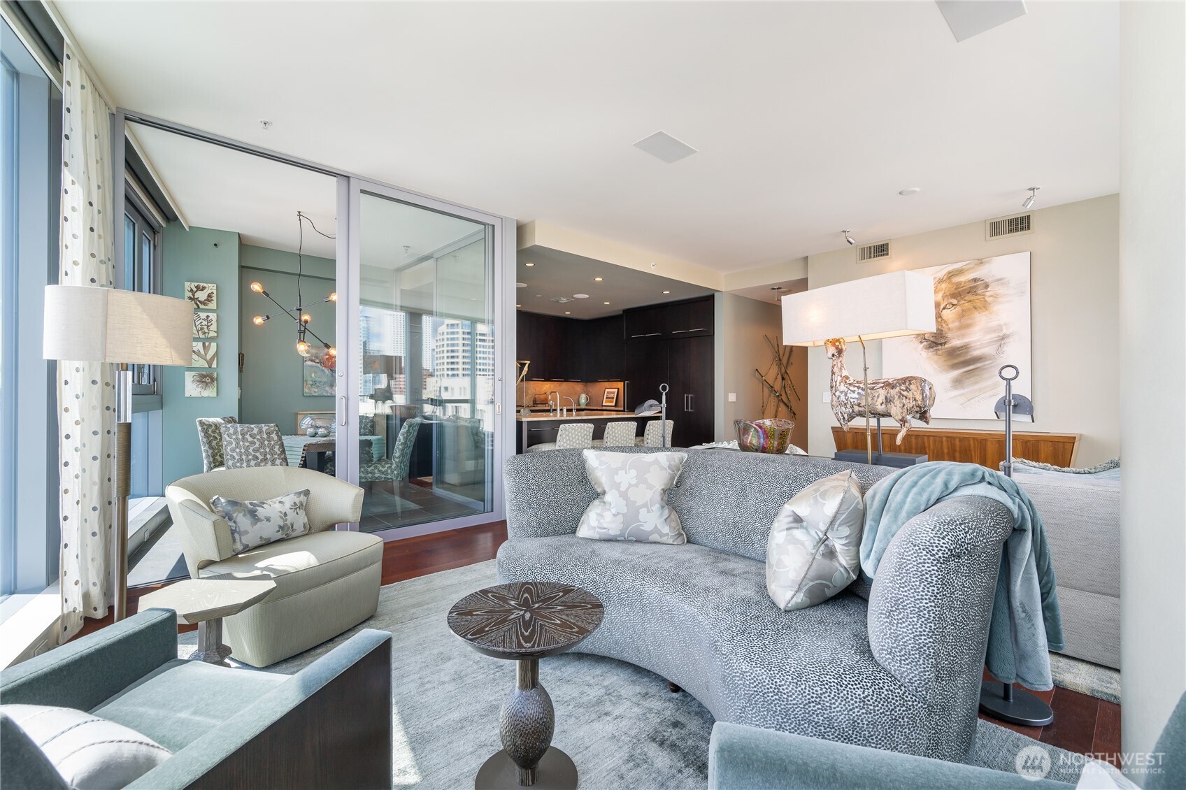 1521 2nd Avenue #1602, Seattle, WA 98101