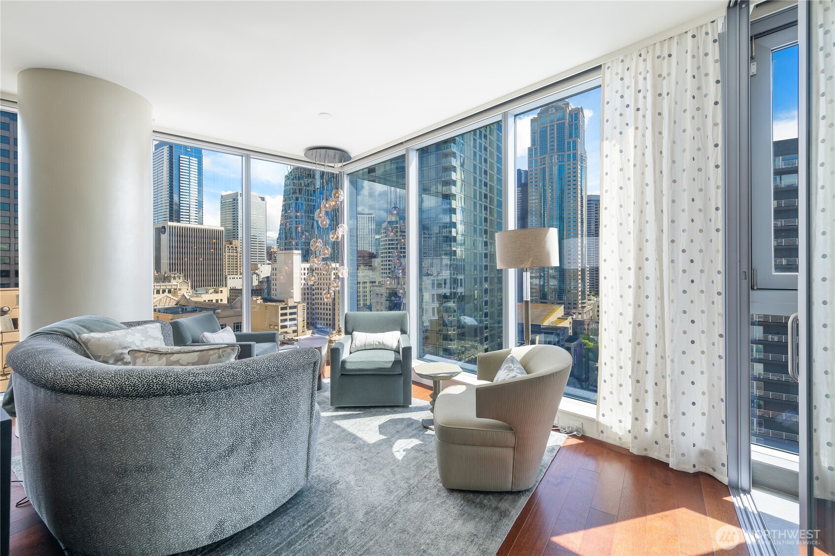 1521 2nd Avenue #1602, Seattle, WA 98101