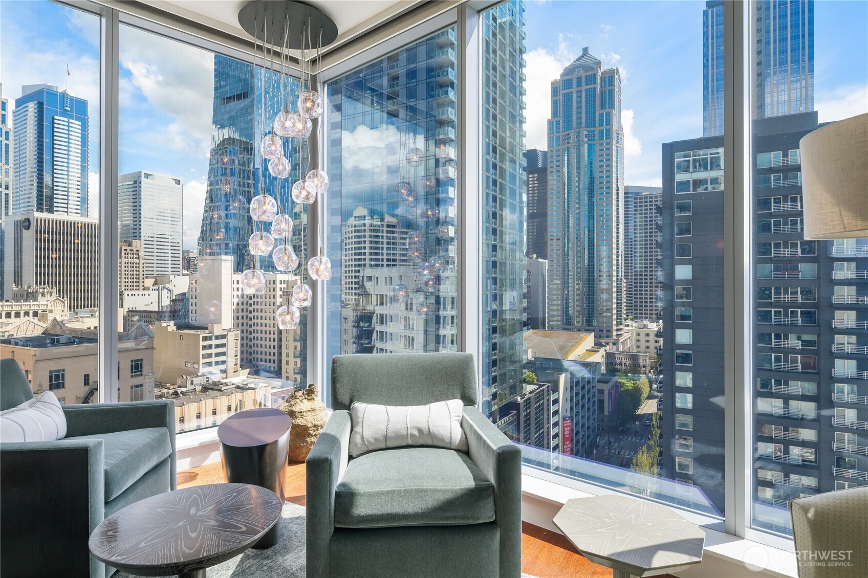 1521 2nd Avenue #1602, Seattle, WA 98101