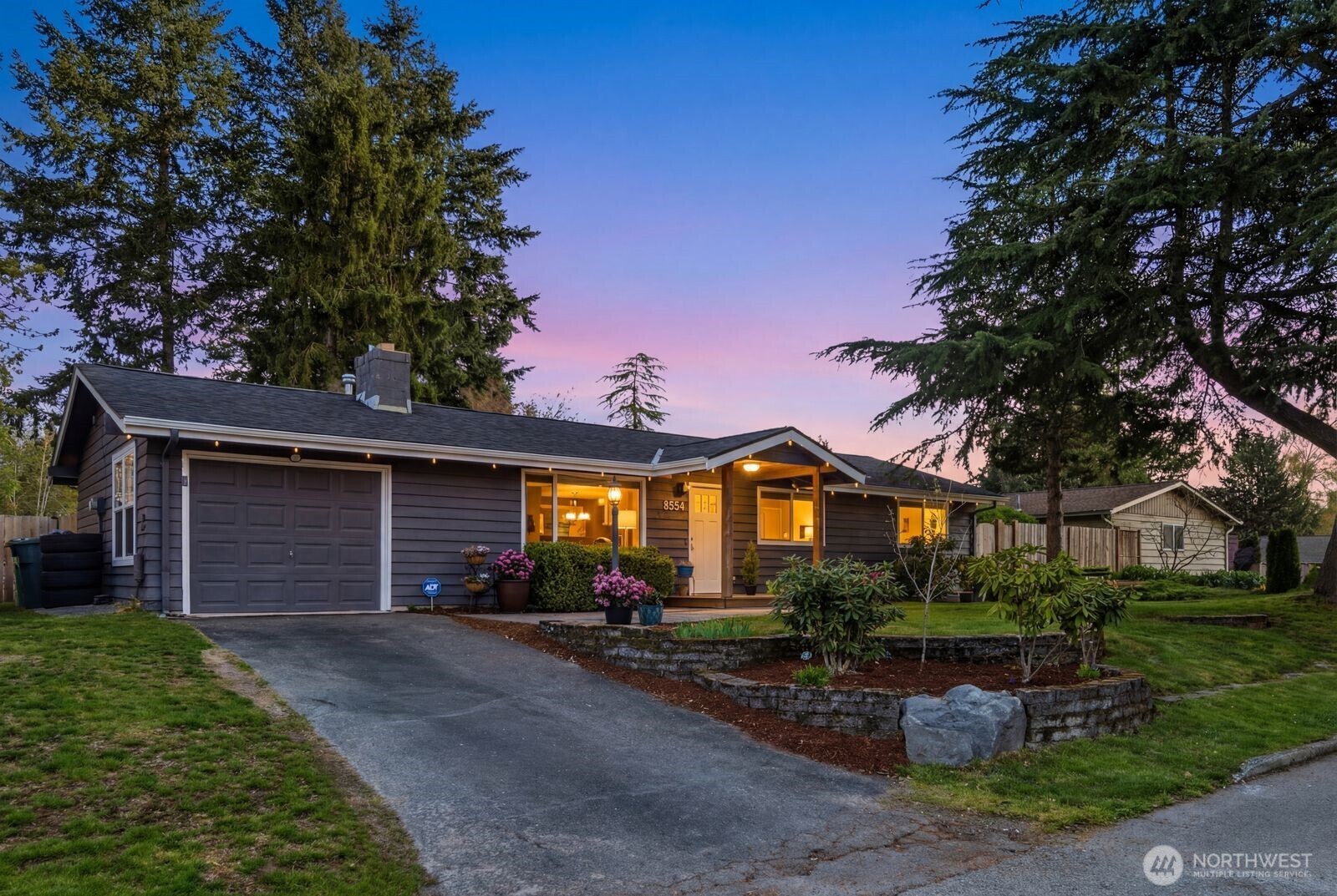 8554 NE 137th Pl , Kirkland, WA 98034