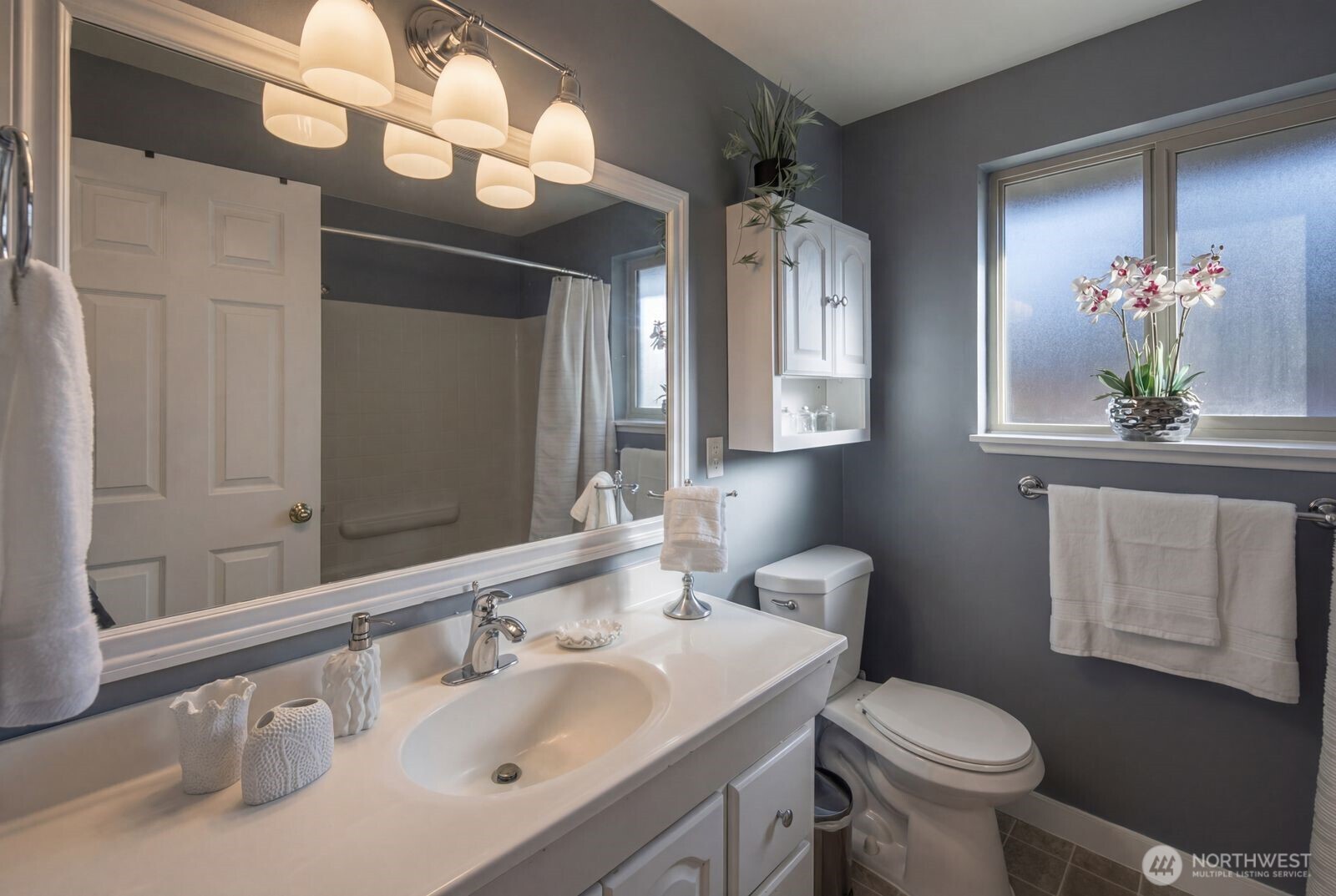 8554 NE 137th Pl , Kirkland, WA 98034