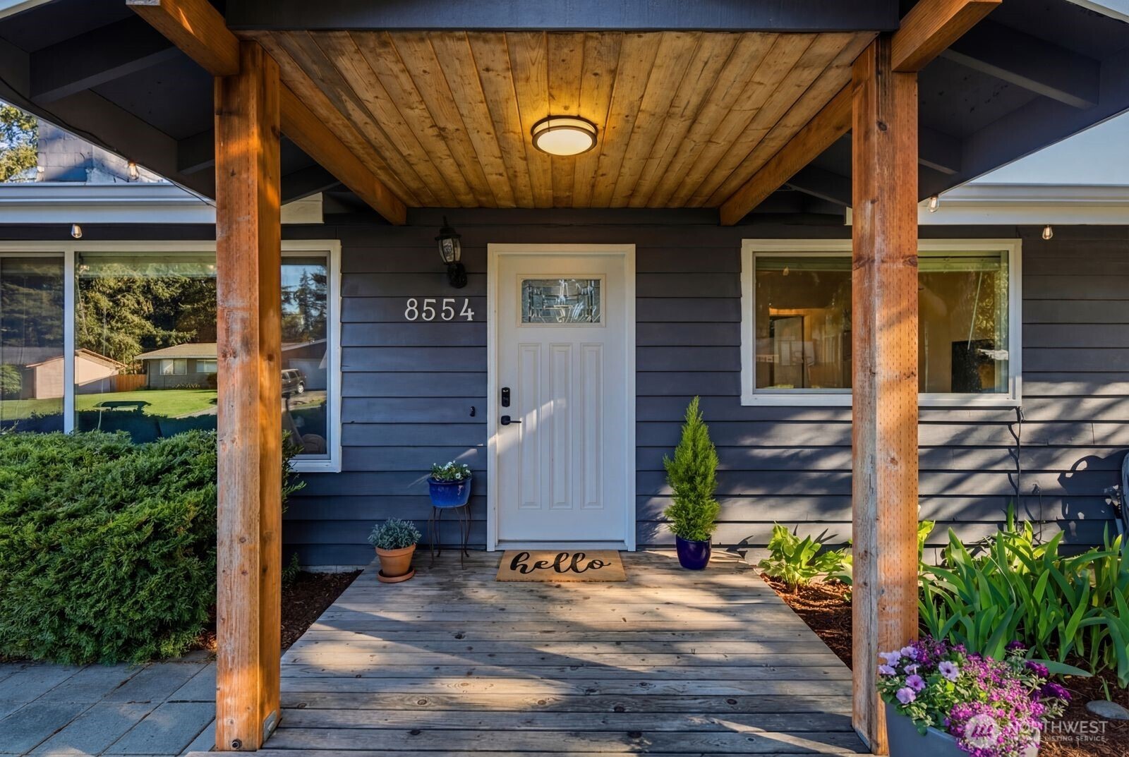 8554 NE 137th Pl , Kirkland, WA 98034