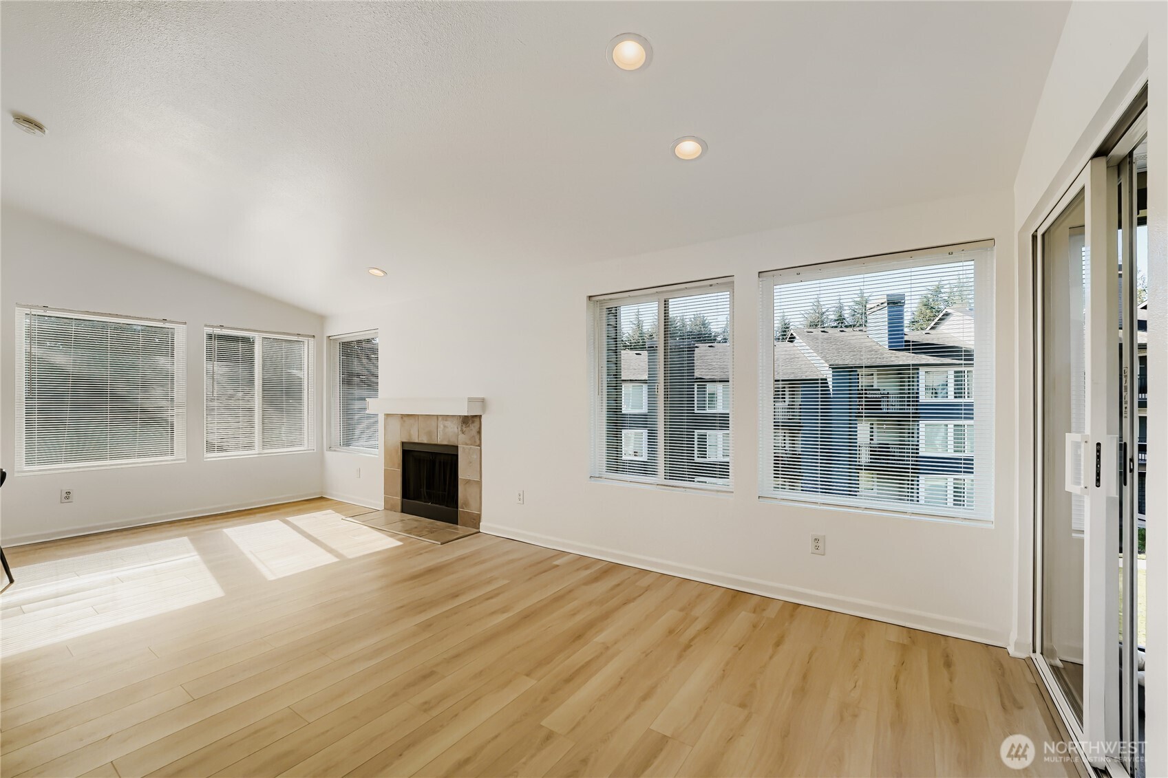 26221 116th Avenue SE #F301, Kent, WA 98030