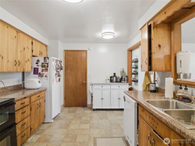 1627 Garfield Street S, Tacoma, WA 98444 - Photo 9