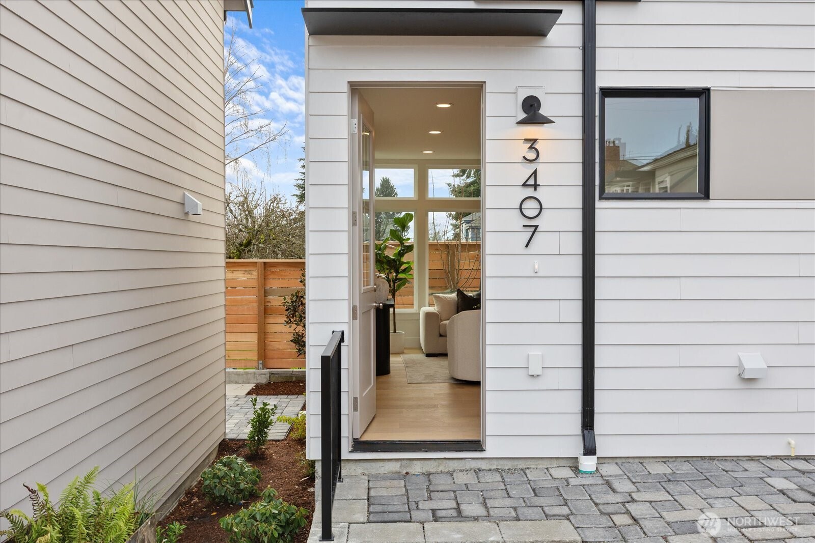 3407 NW 57th Street , Seattle, WA 98107