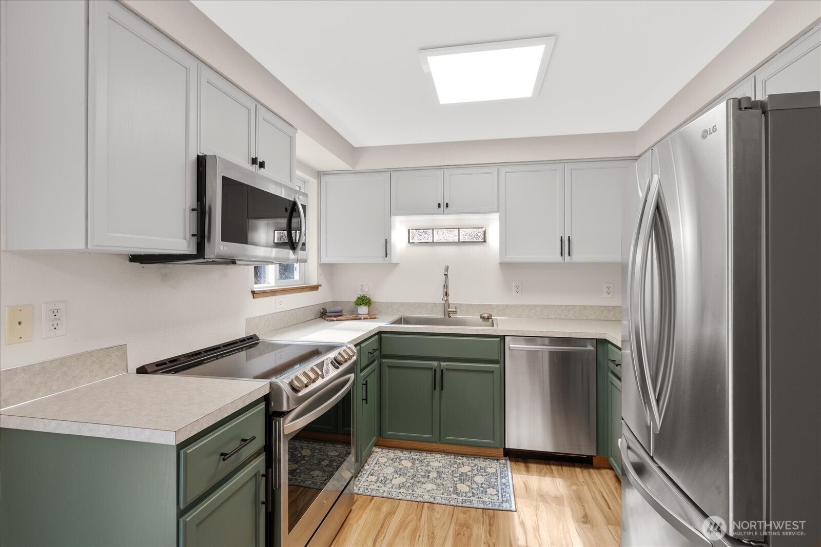 508 Summit Lake Shore Drive NW, Olympia, WA 98502