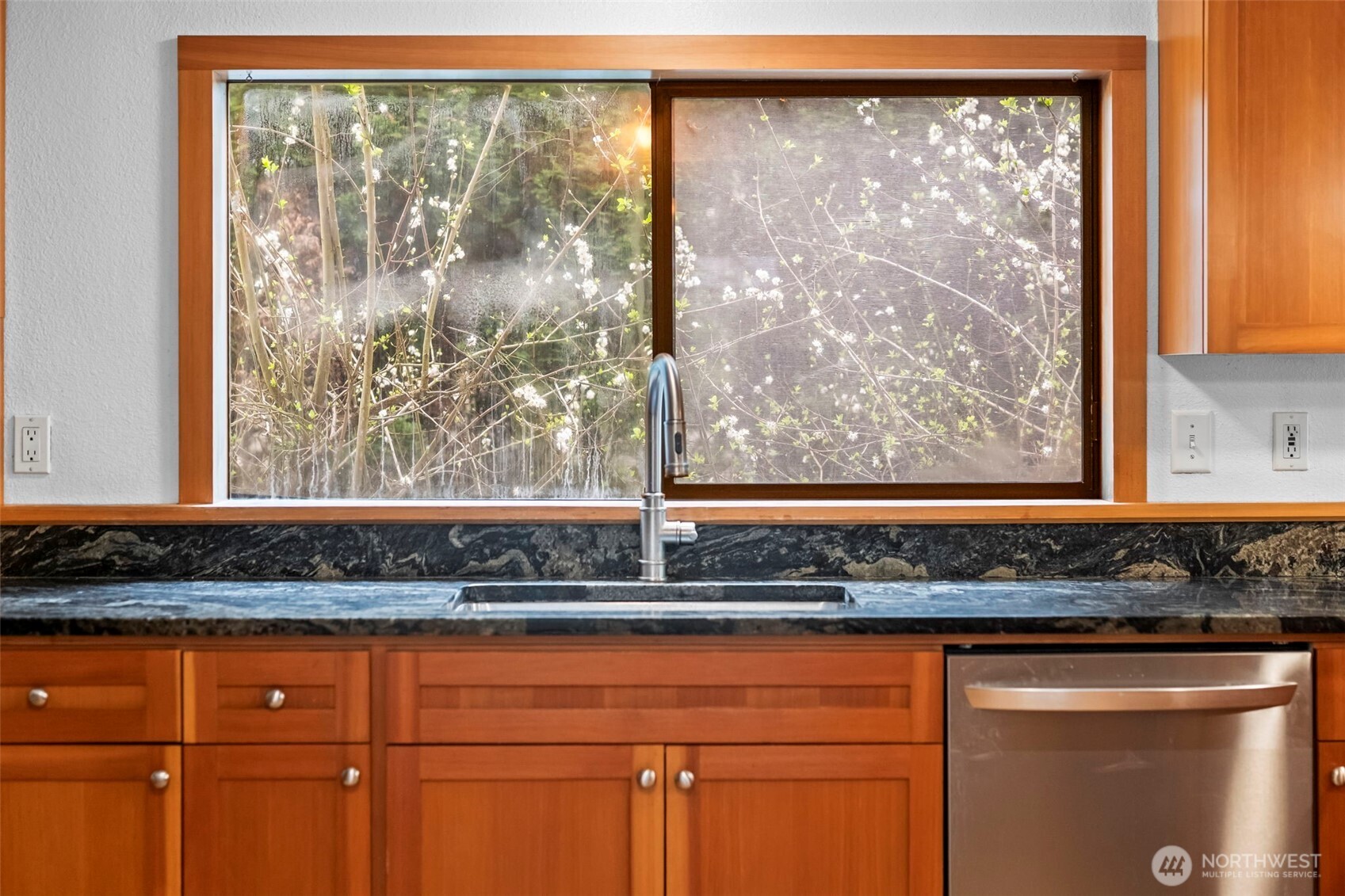 2812 204th Avenue Ct , Lake Tapps, WA 98391