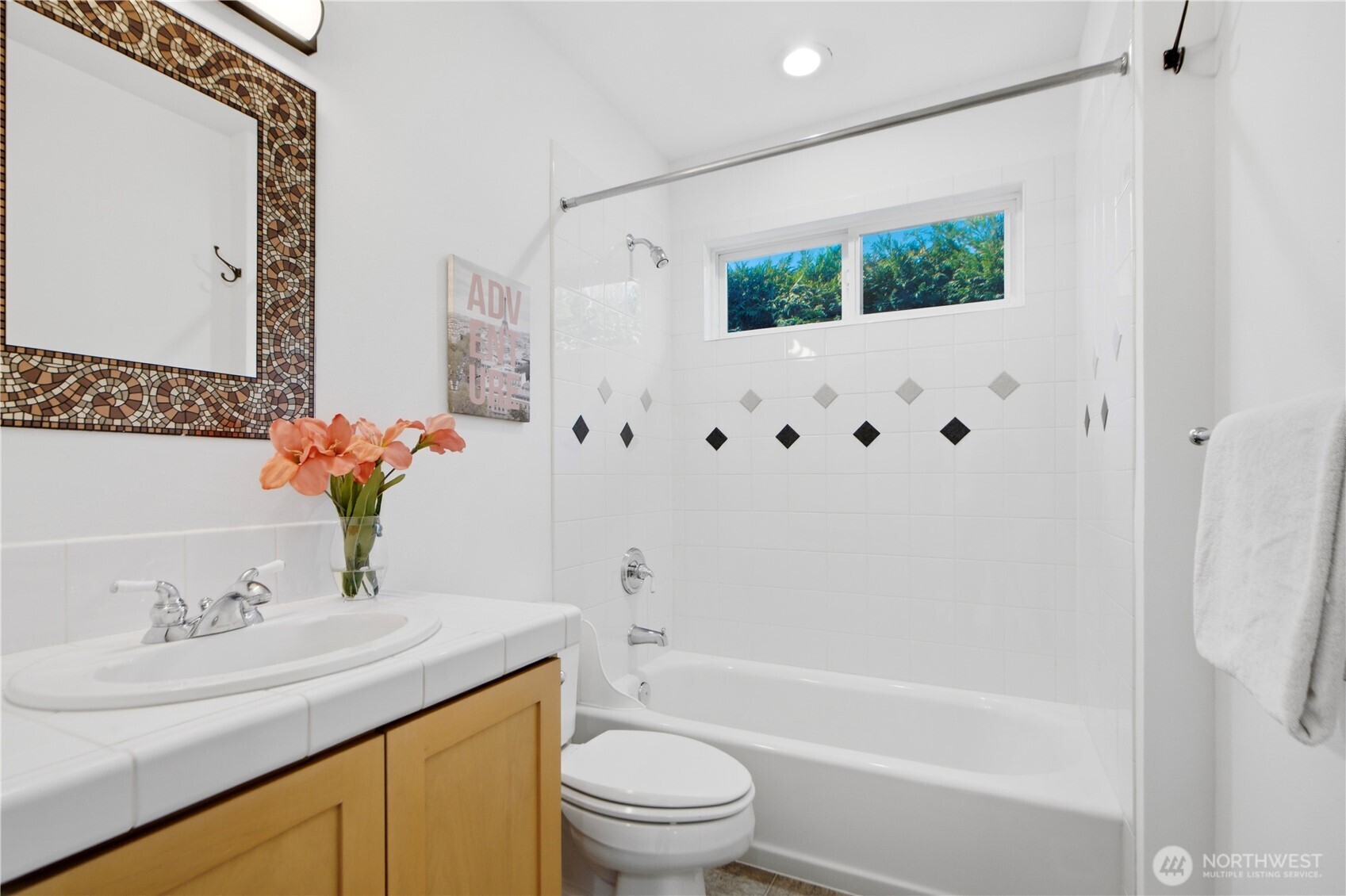2313 N 39th Street , Seattle, WA 98103
