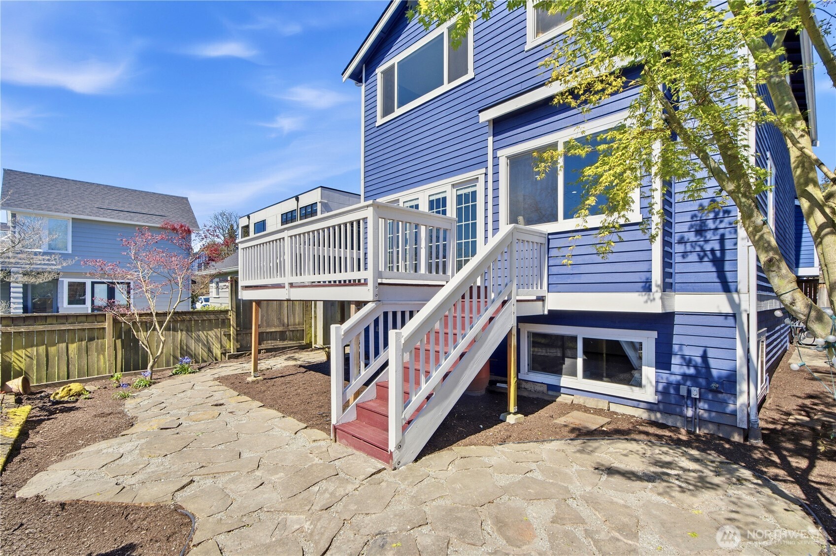 2313 N 39th Street , Seattle, WA 98103