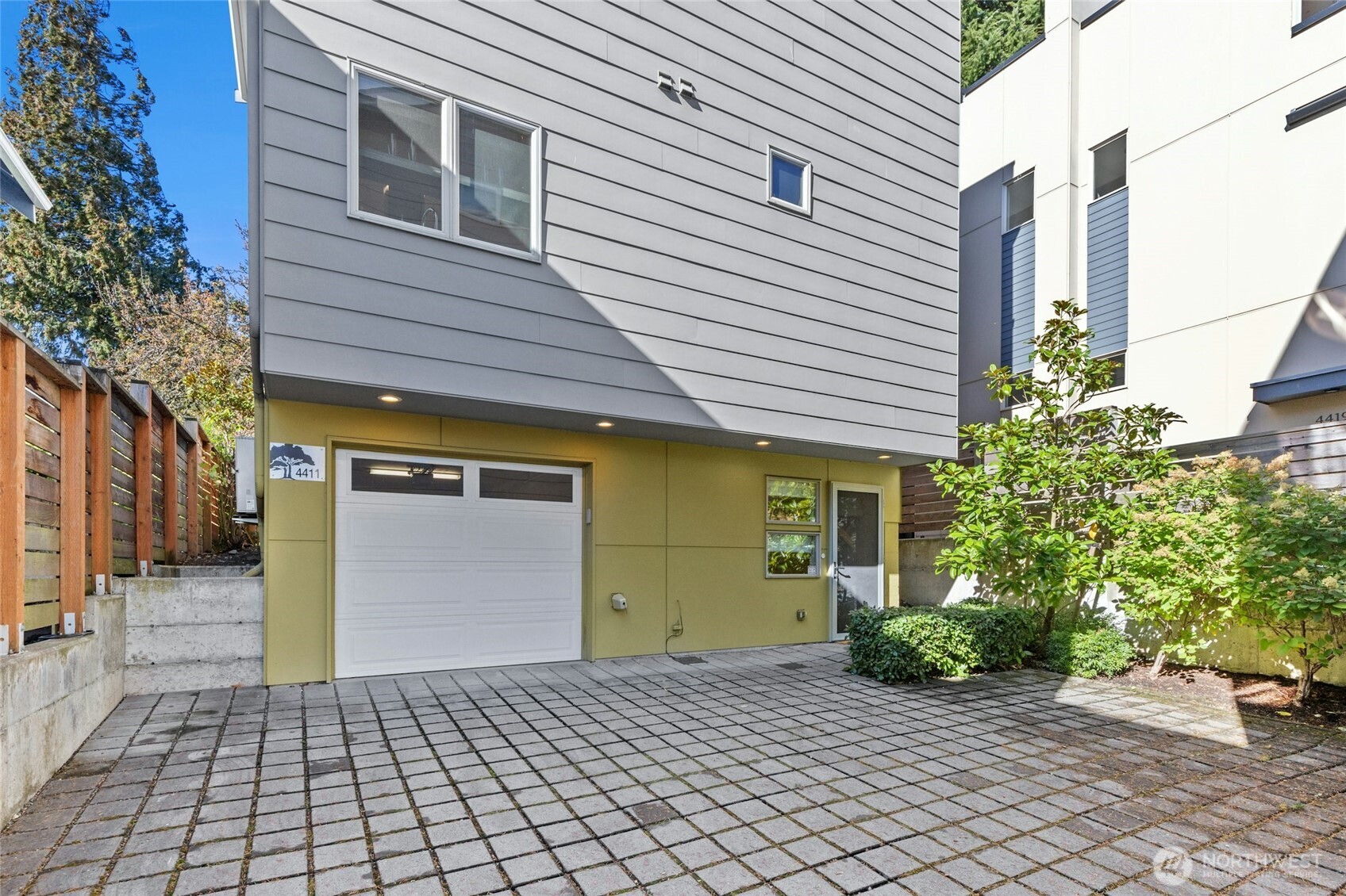 4411 Meridian Avenue N, Seattle, WA 98103