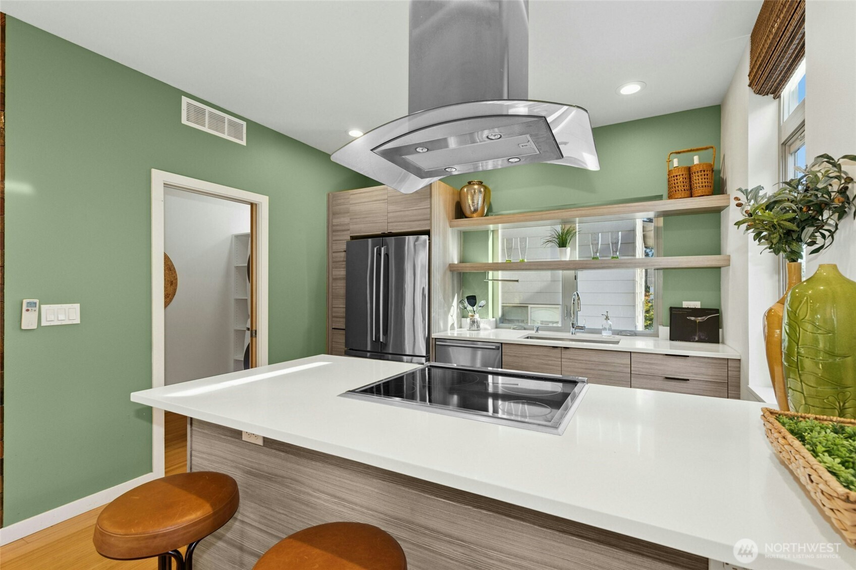 4411 Meridian Avenue N, Seattle, WA 98103