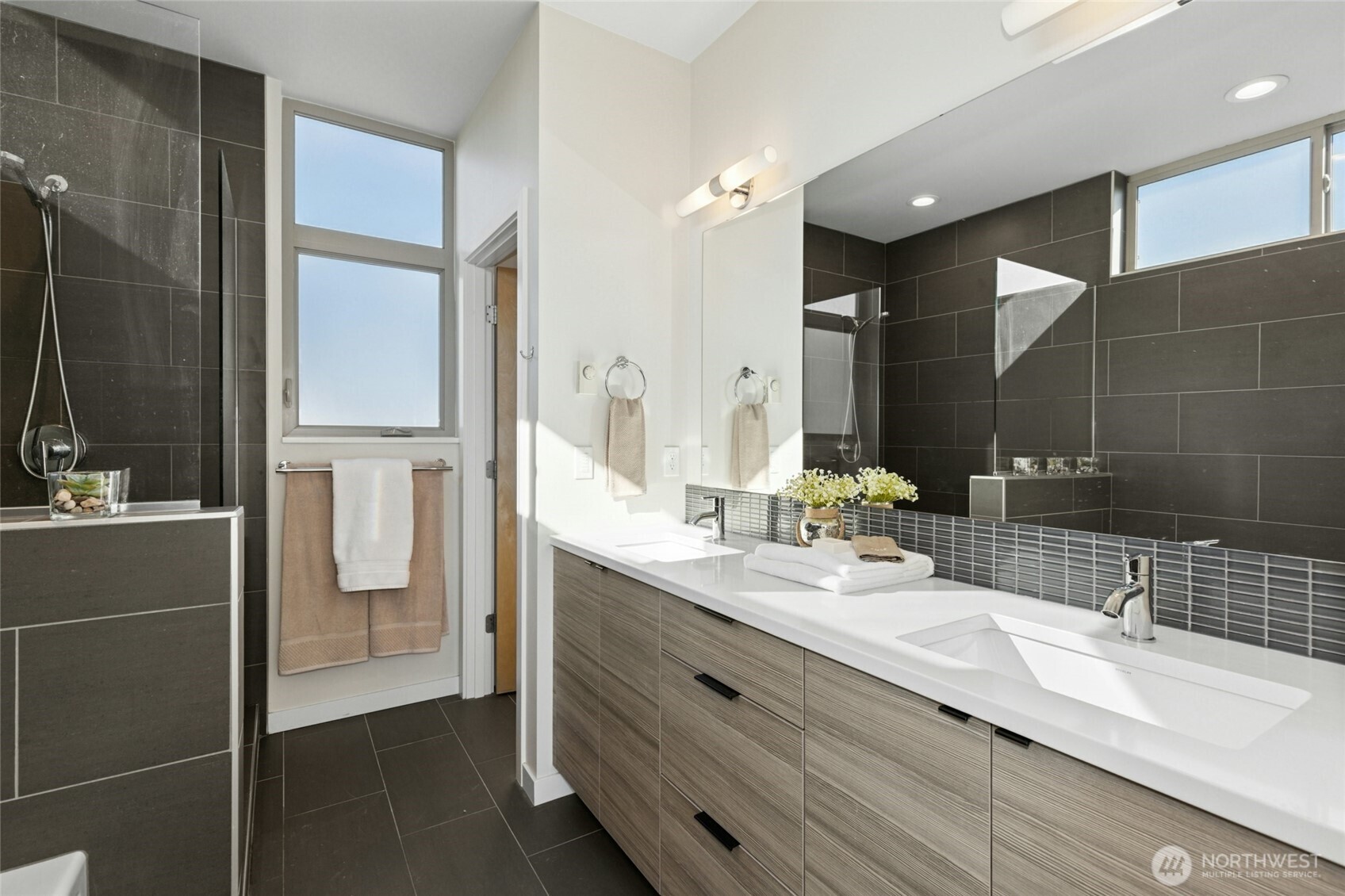 4411 Meridian Avenue N, Seattle, WA 98103