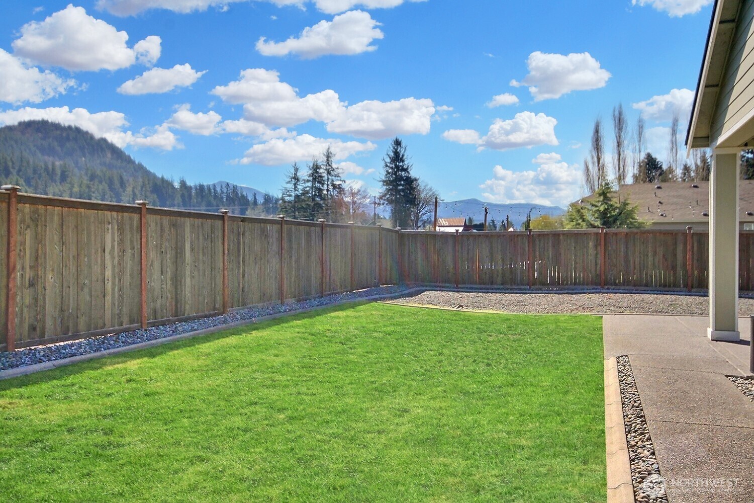 227 Jasmine Lane N, Enumclaw, WA 98022