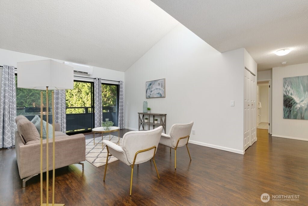 7930 SE 34th Street #513, Mercer Island, WA 98040