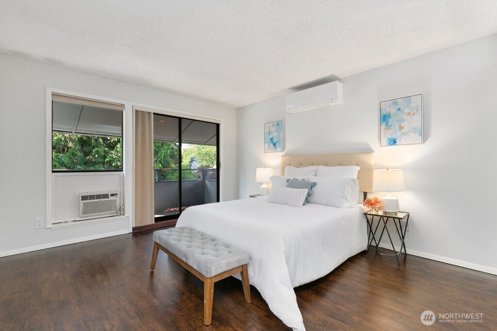 7930 SE 34th Street #513, Mercer Island, WA 98040