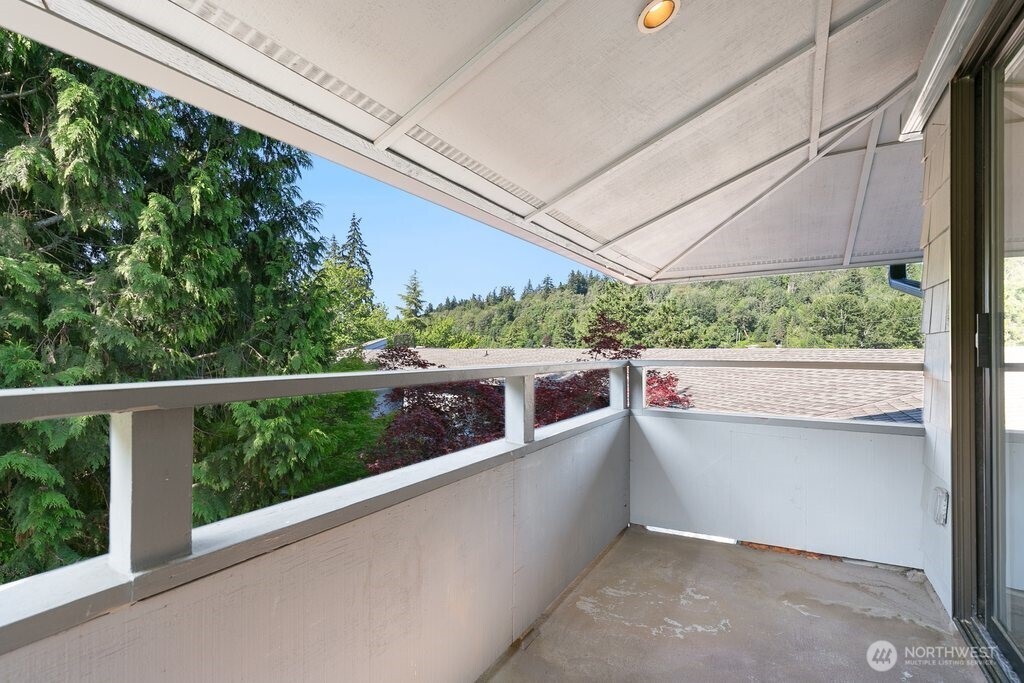 7930 SE 34th Street #513, Mercer Island, WA 98040